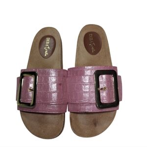 Diba True Casta Way Pink With Gold Tone Buckle Accent Slide Sandals Size 8.5